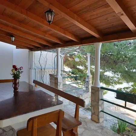 In Karbuni With Sea View, Balcony, Air Conditioning, Wifi 5095-1 Vikendica *